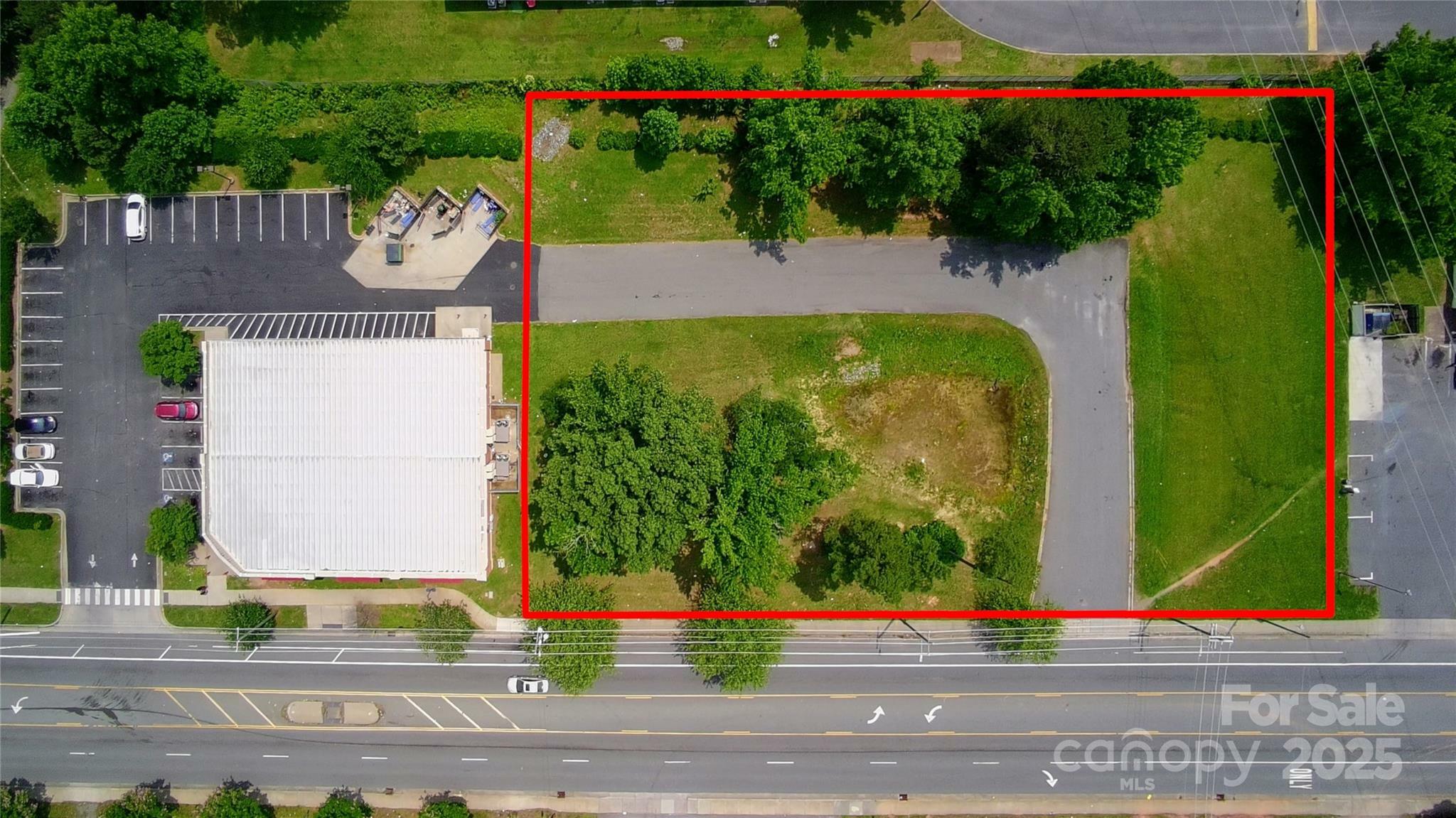 Property Photo:  2830 Milton Road  NC 28215 