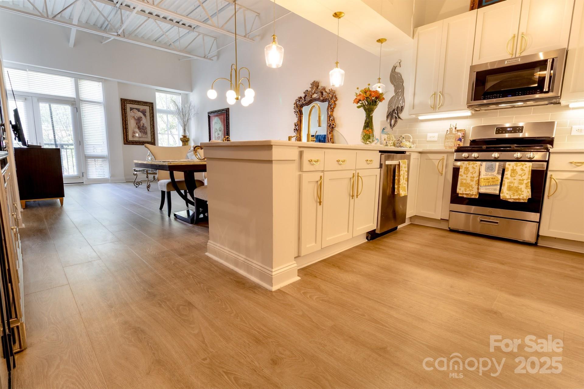 Property Photo:  720 Governor Morrison Street 221  NC 28211 