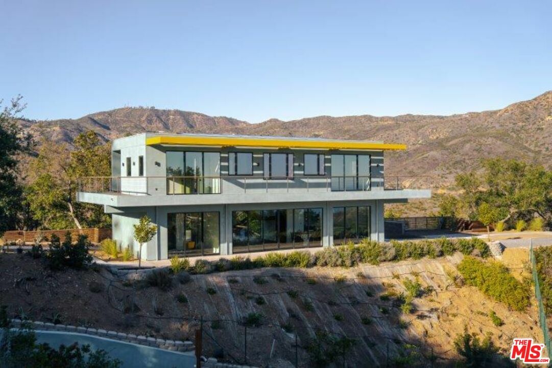 Property Photo: 27349 Old Chimney Rd CA 90265