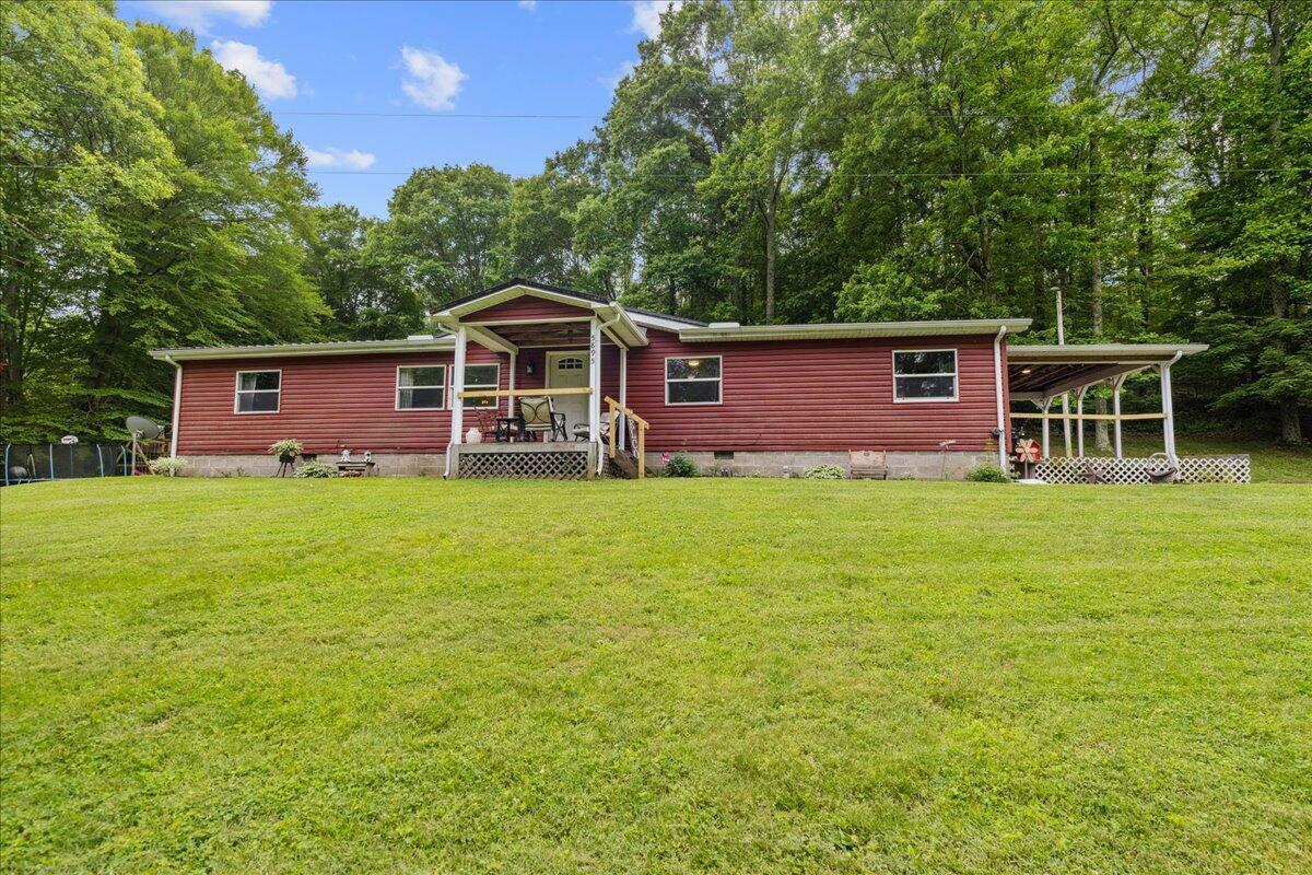 Property Photo: 5895 Swartz Mill SE Road OH 43155