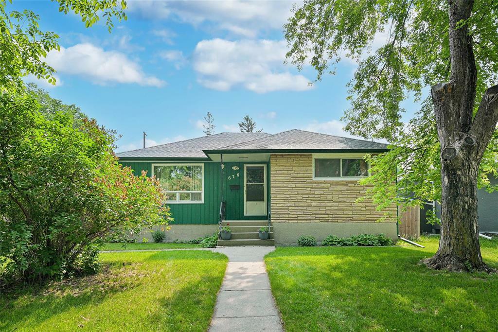 676 Montrose Street  Winnipeg MB R3M 3N2 photo