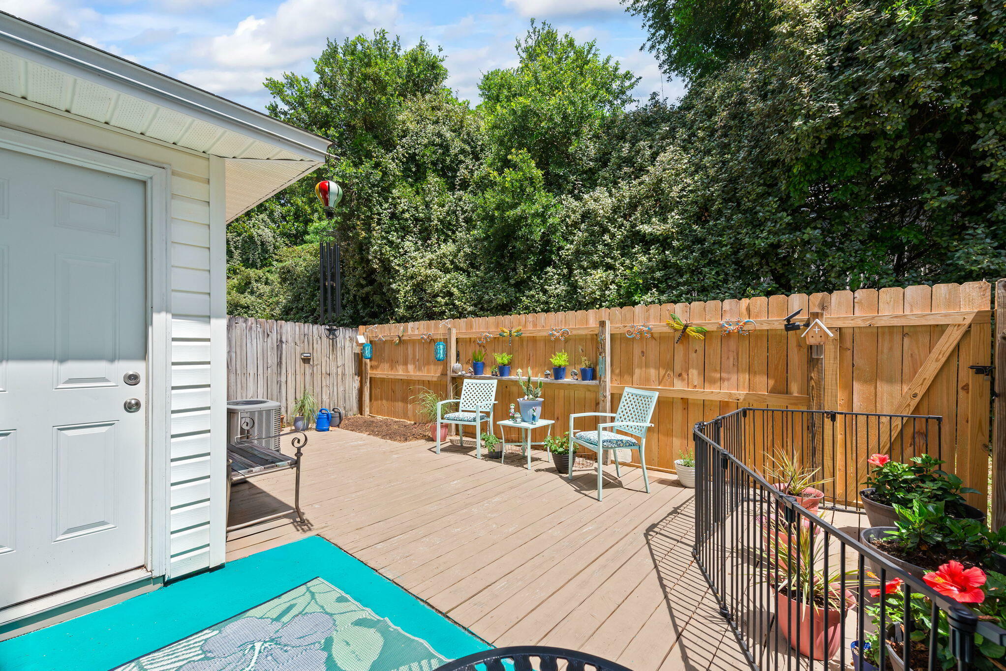 Property Photo: 6922 Sea Turtle Circle FL 32566