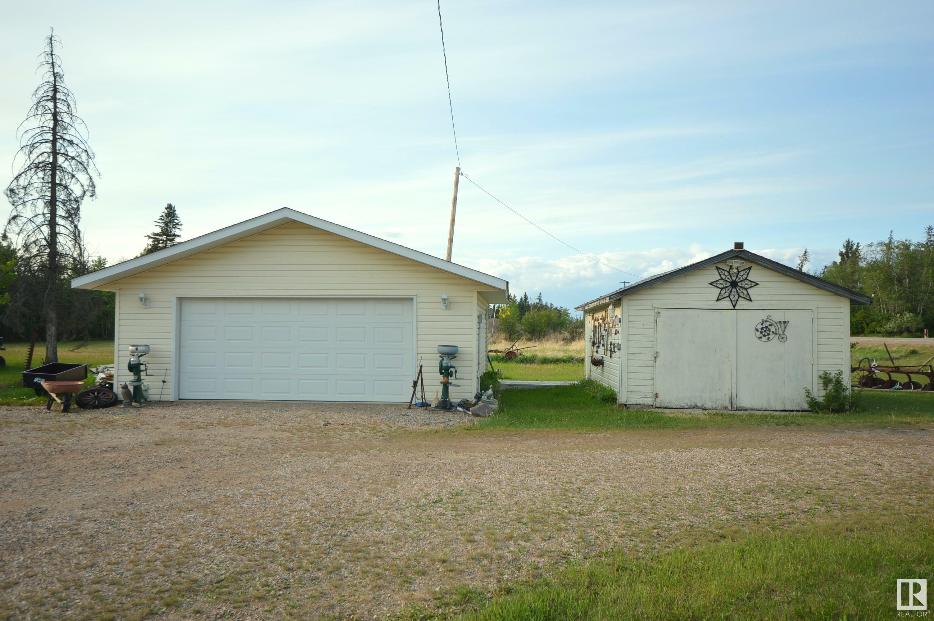Property Photo: 61014 Hwy 882 AB T0A 1P0