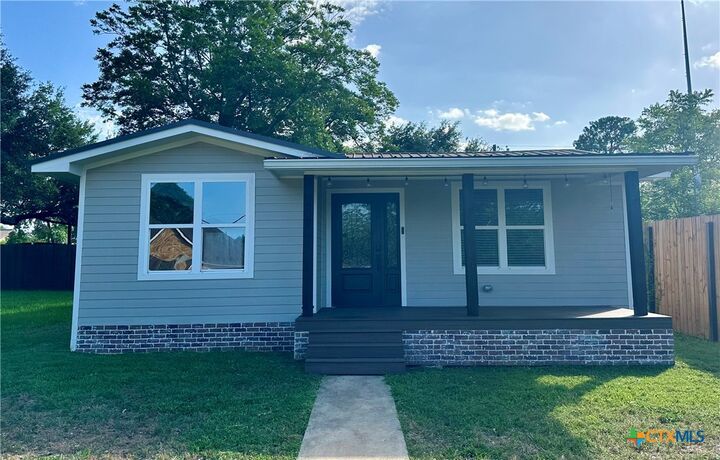 209 S 4th Street  Stockdale TX 78160 photo