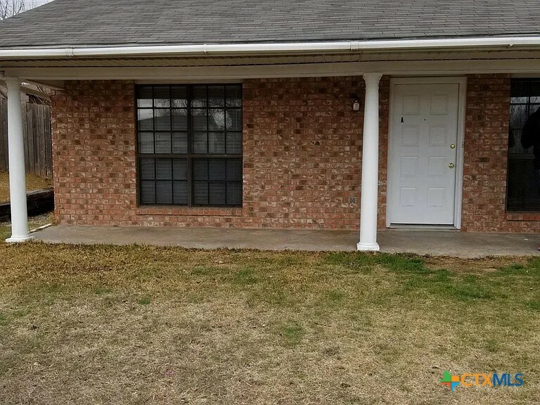 2402 Paul Revere Street B  Temple TX 76504 photo