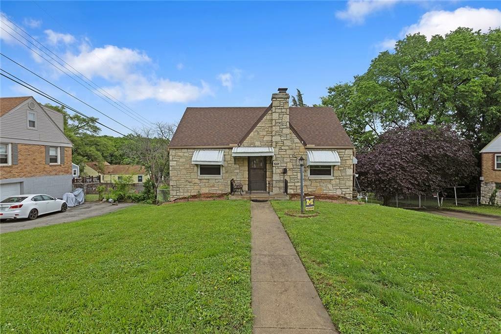 Property Photo: 3131 E Barker Circle KS 66104