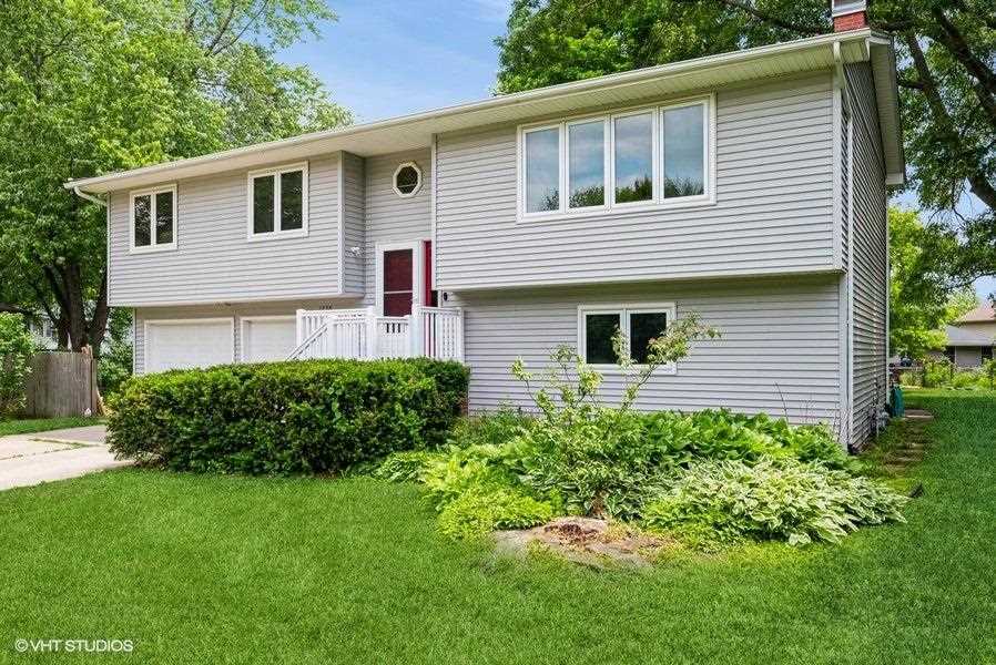 Property Photo: 1238 Michelle Ct IA 52240