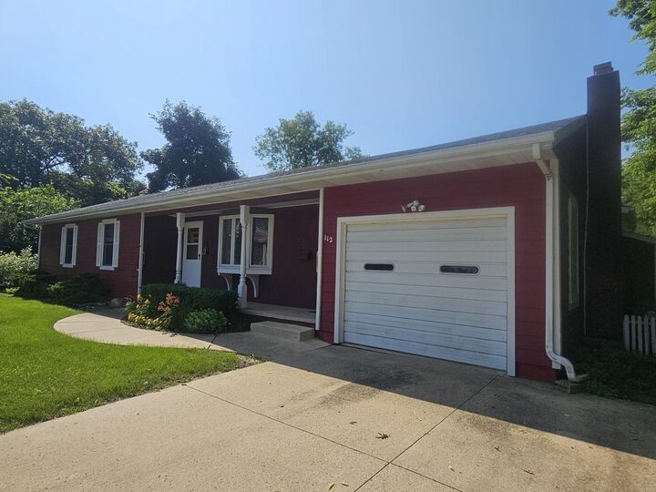Property Photo:  112 6th St. NE  IA 50662 