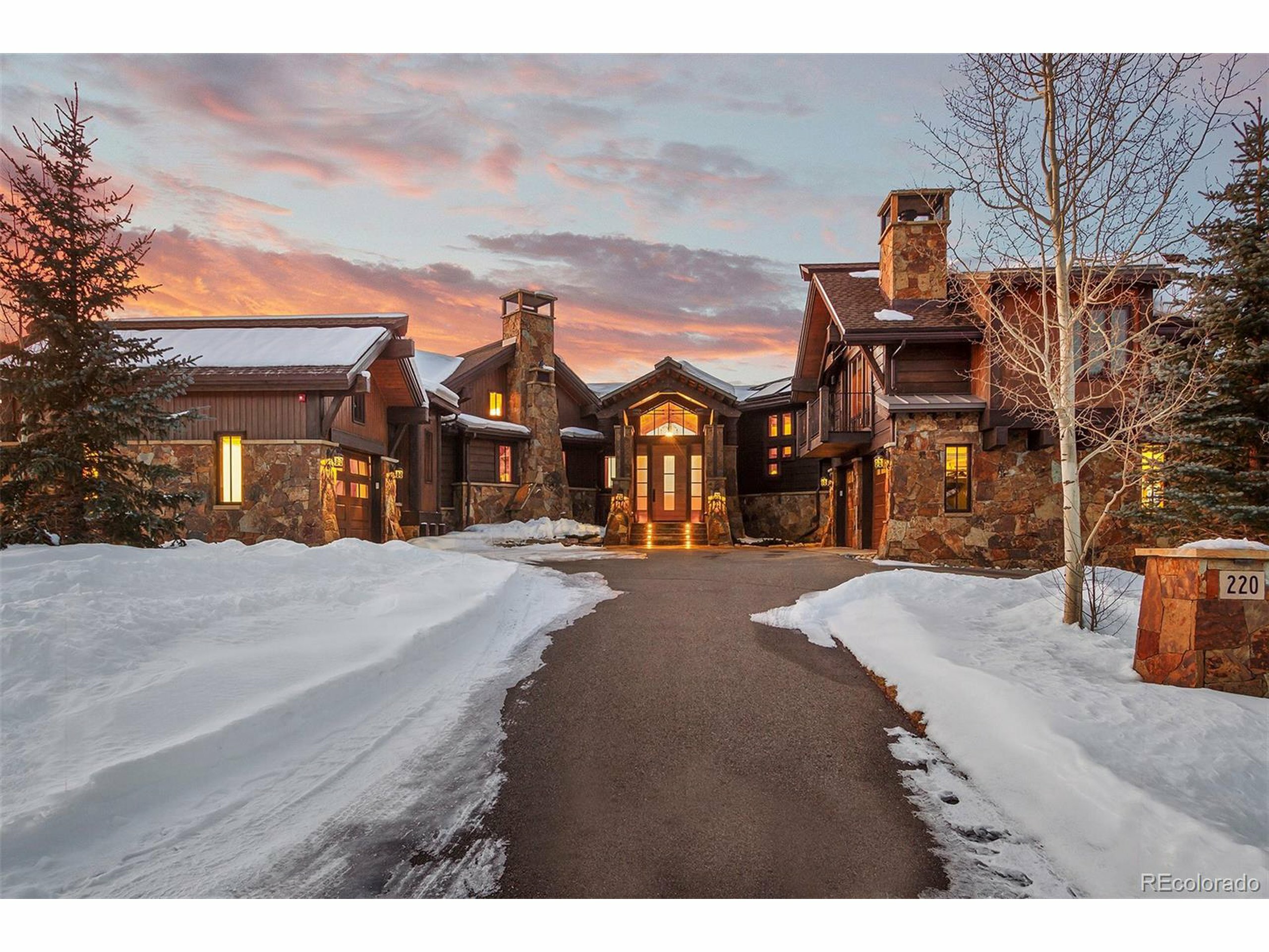 Property Photo: 220 Cottonwood Cir CO 80424