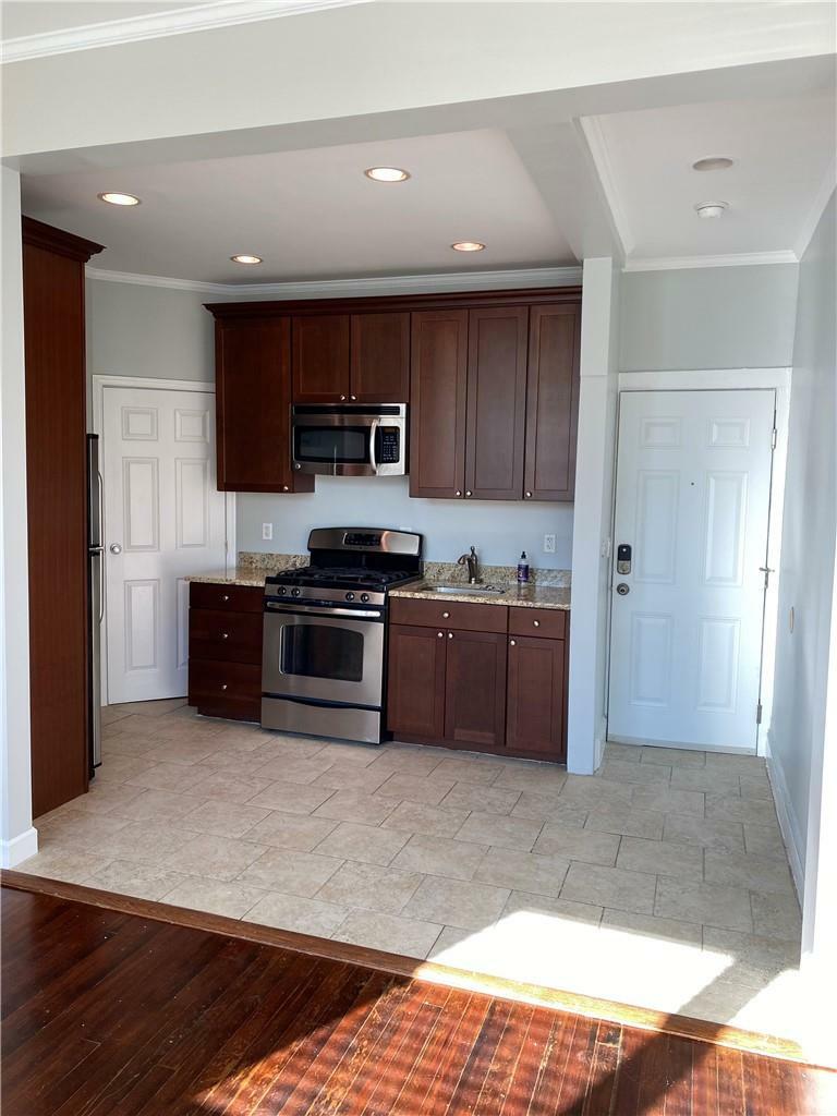Property Photo:  74 Wheeler Avenue 2  NY 10570 