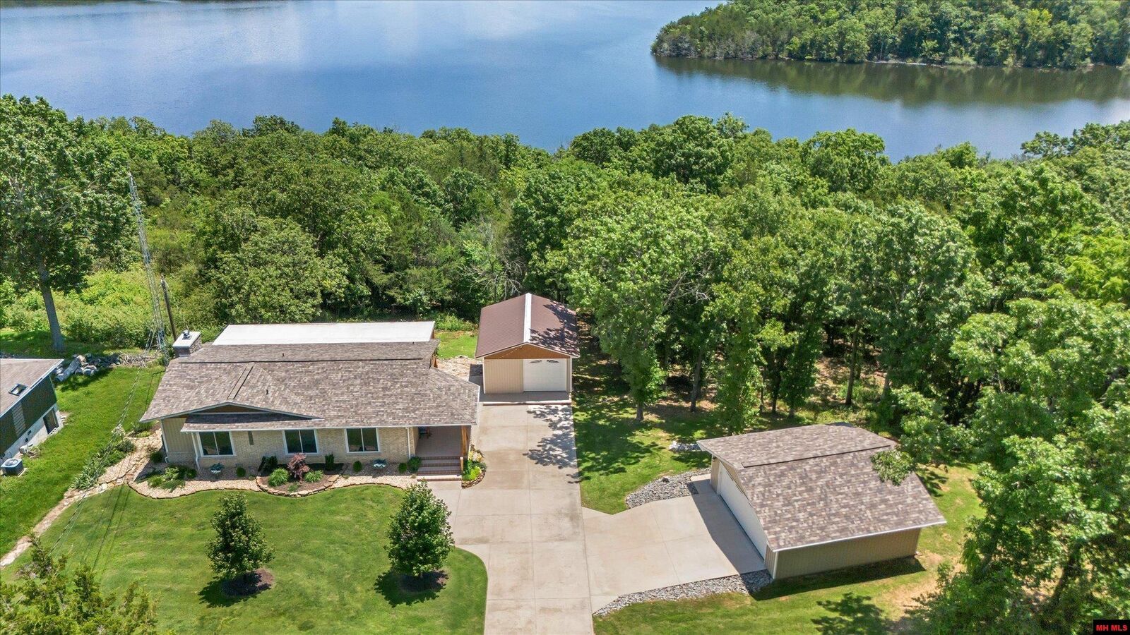 Property Photo: 99 Shoreline Drive AR 72653