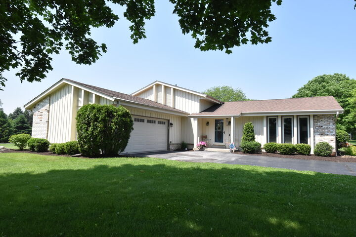 S46w25179 Black Oak Ct  Waukesha WI 53189 photo