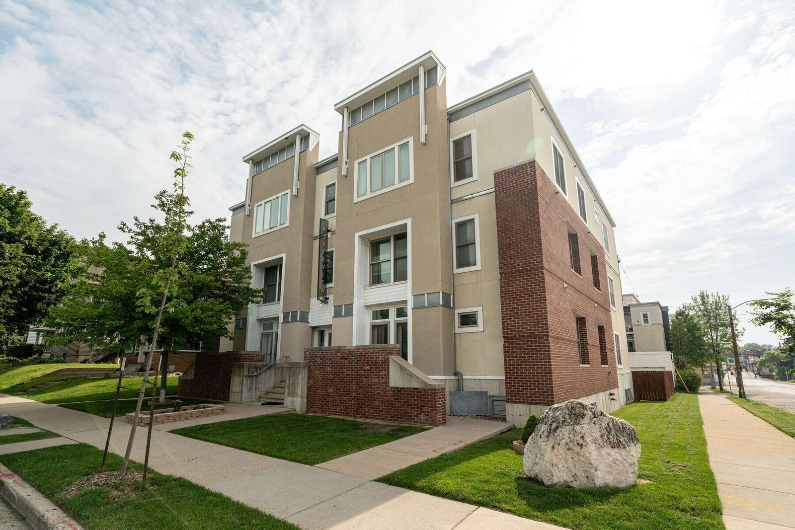 Property Photo: 2904 N Cambridge Ave 302 WI 53211