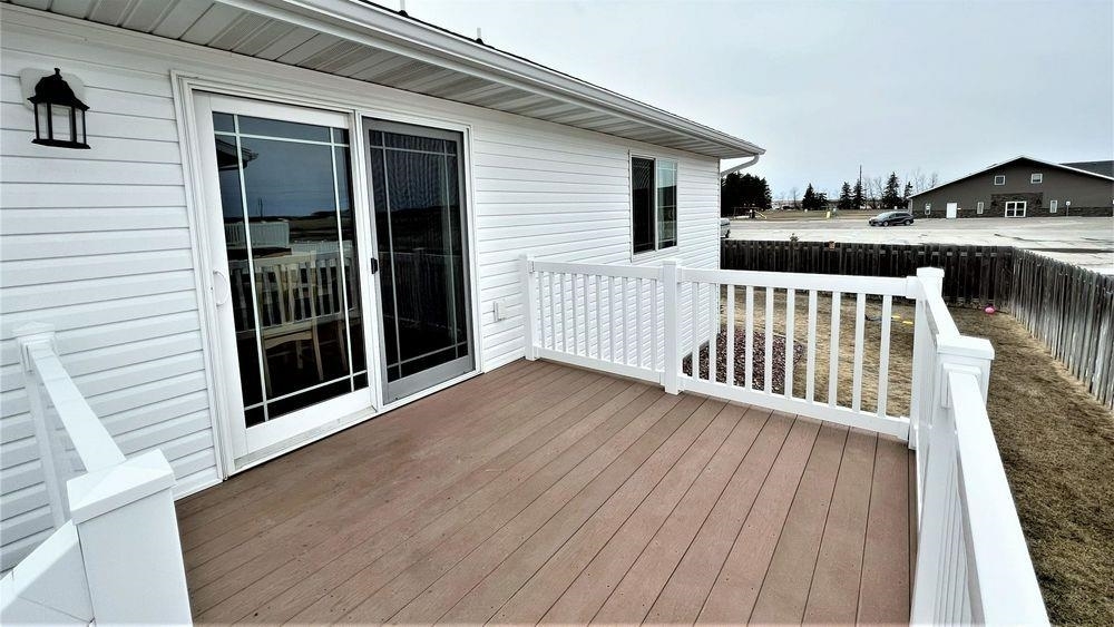Property Photo:  1805 28th St  ND 58703 
