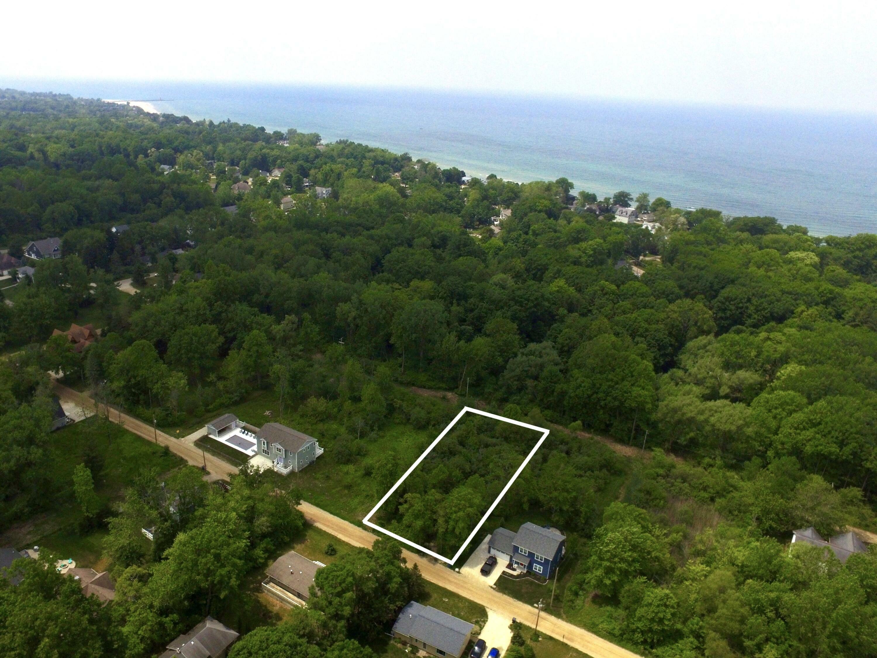 Property Photo:  80 Pershing Avenue  MI 49090 