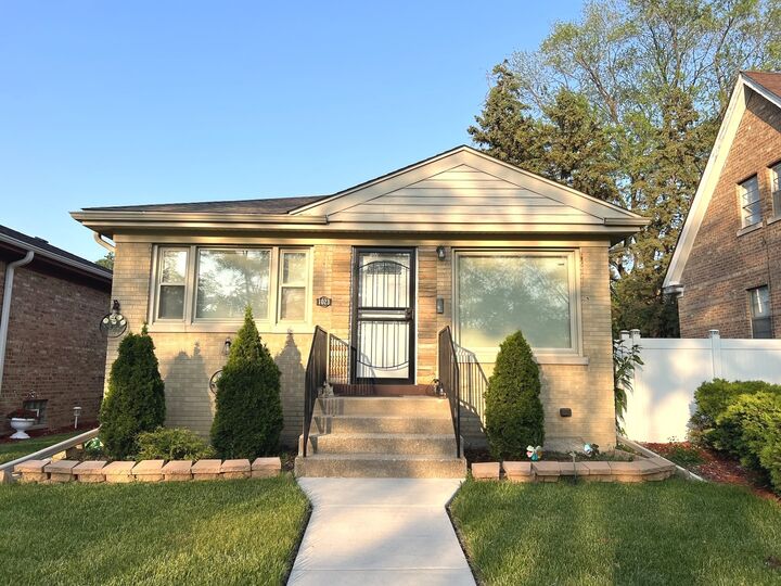 1023 Rice Avenue  Bellwood IL 60104 photo