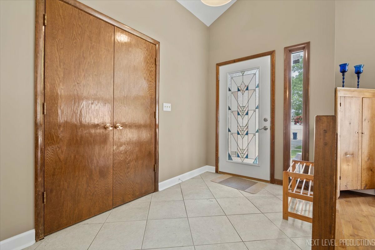 Property Photo: 978 Merrimac Circle IL 60540