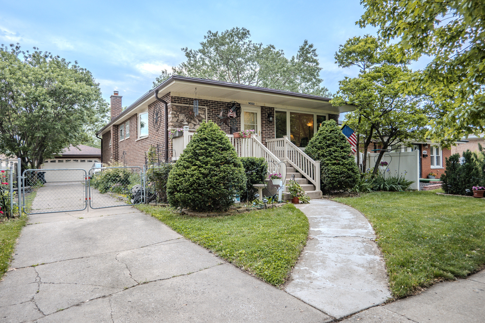 Property Photo: 14322 Kolin Avenue IL 60445