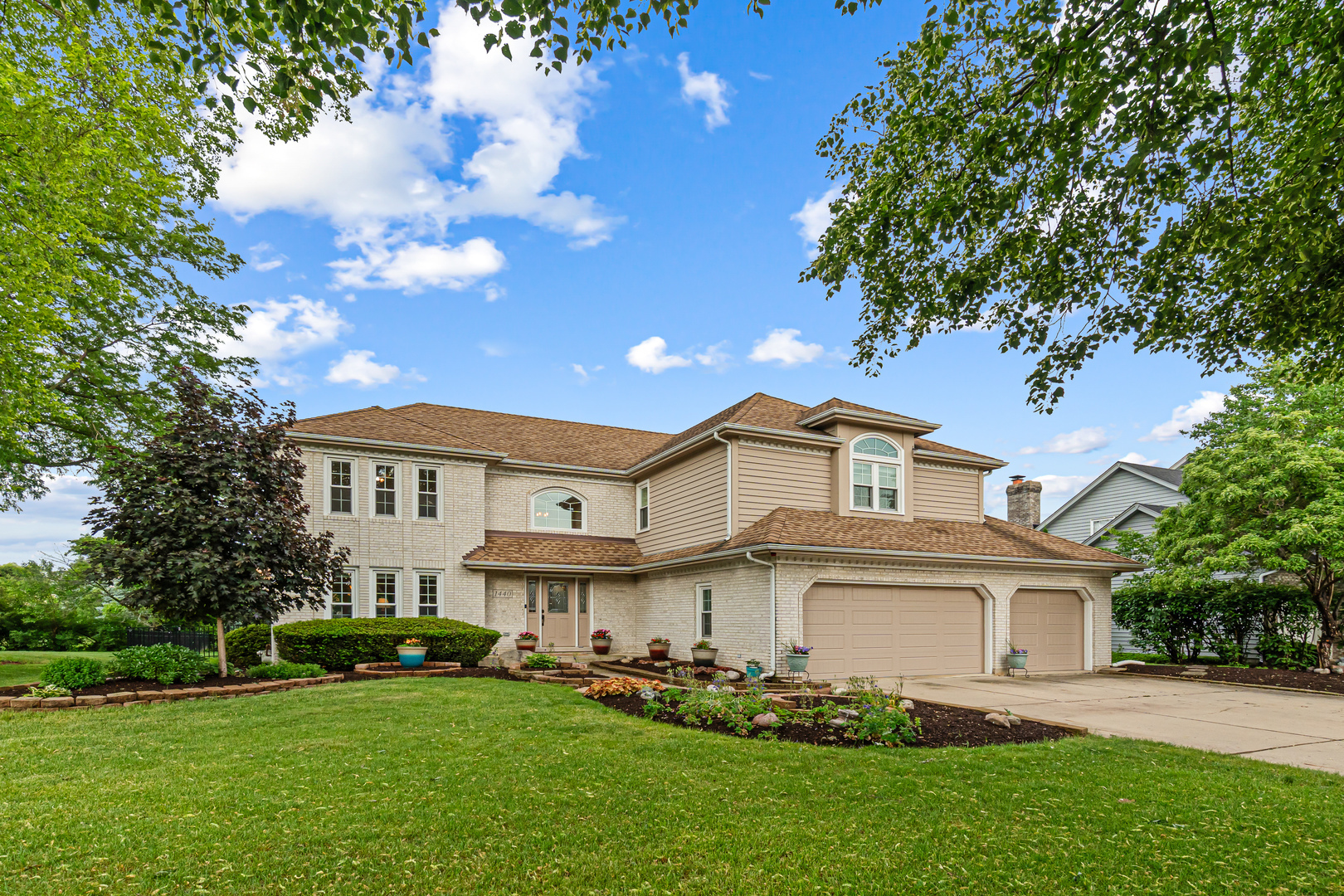 Property Photo:  1440 Monarch Circle  IL 60564 