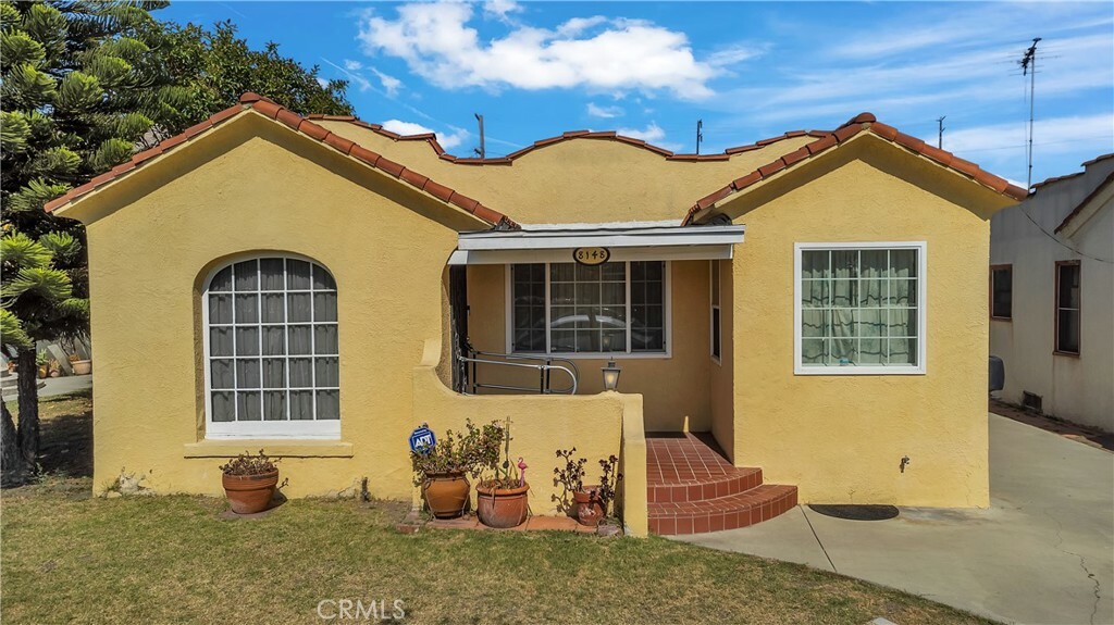Property Photo:  8148 Madison Avenue  CA 90280 