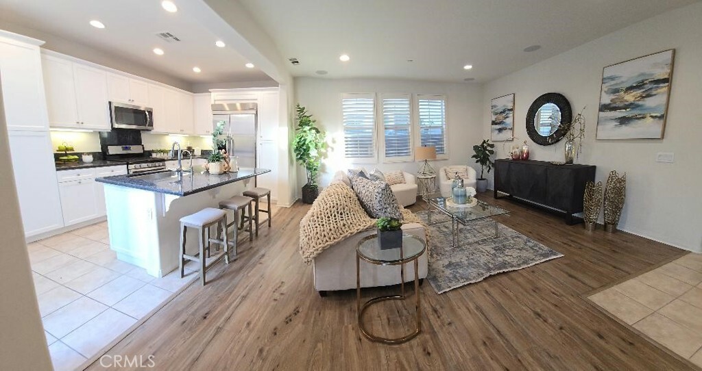 Property Photo:  14332 Hibiscus Court  CA 92683 