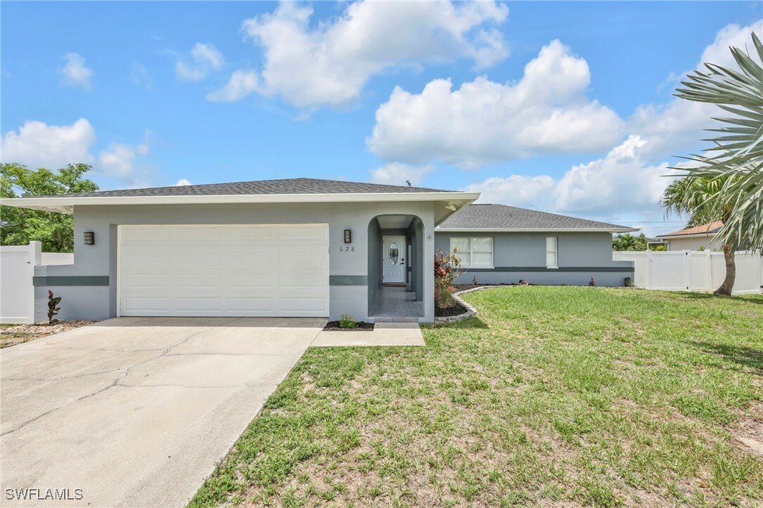 Property Photo: 628 SW 9th Avenue FL 33991