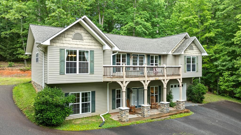 Property Photo: 13 Kasey Lane GA 30582