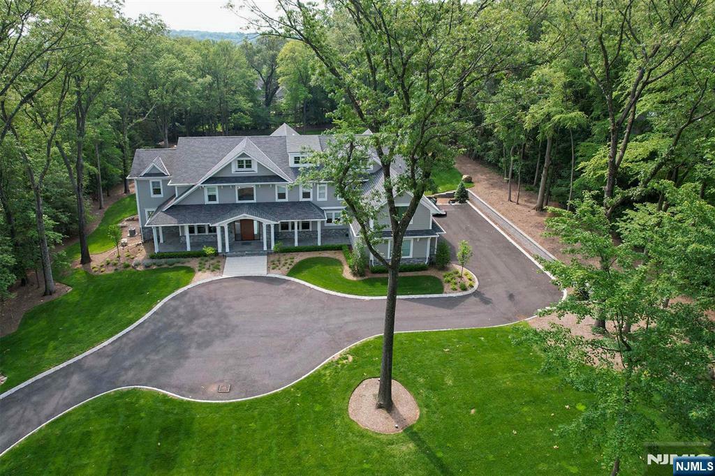 789 Colonial Road  Franklin Lakes NJ 07417 photo