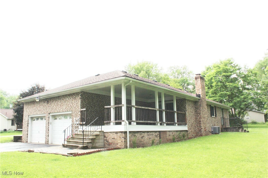 Property Photo: 3845 Hightree Avenue SE OH 44484