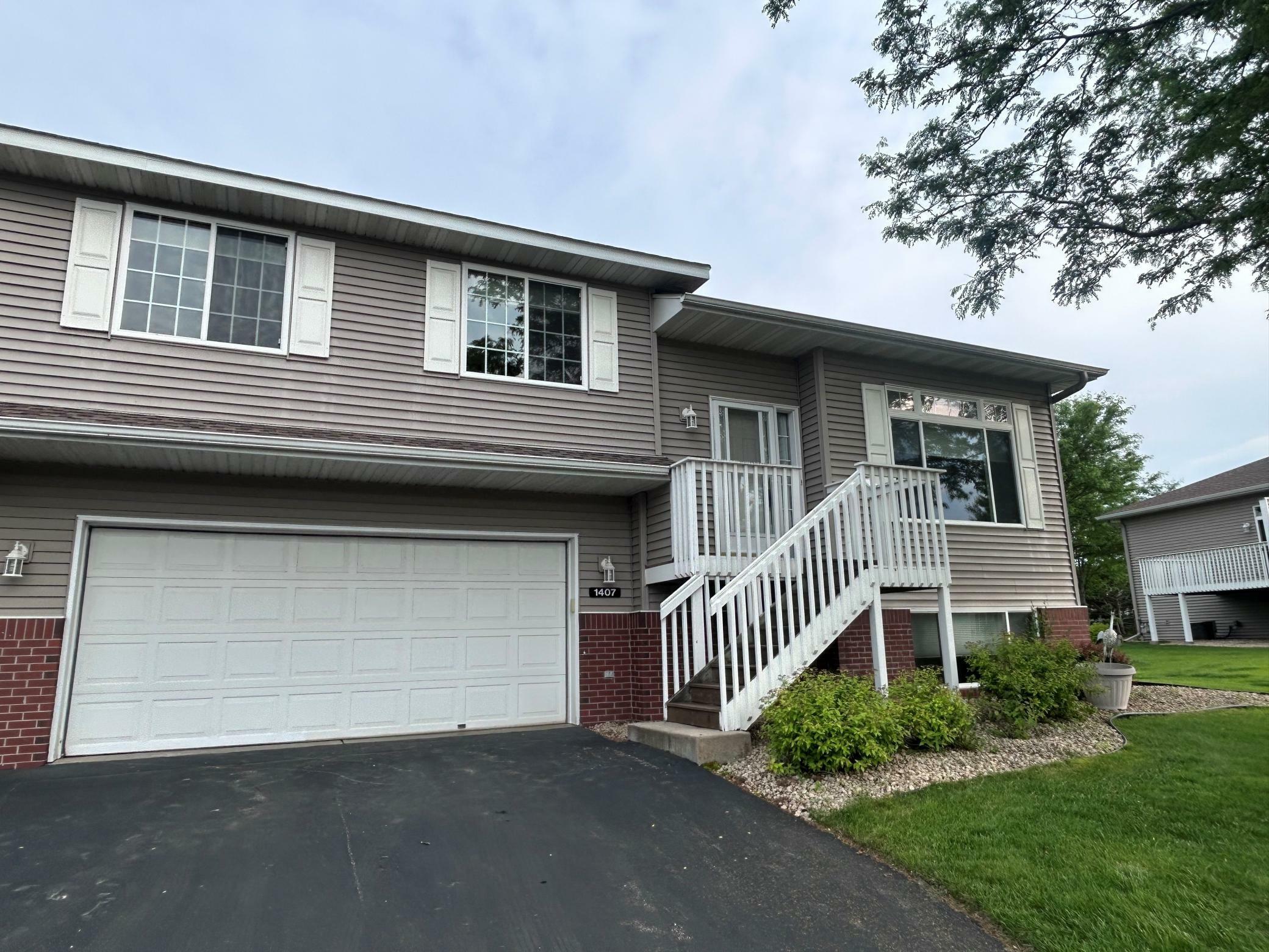 1407 Presidential Drive  Northfield MN 55057 photo