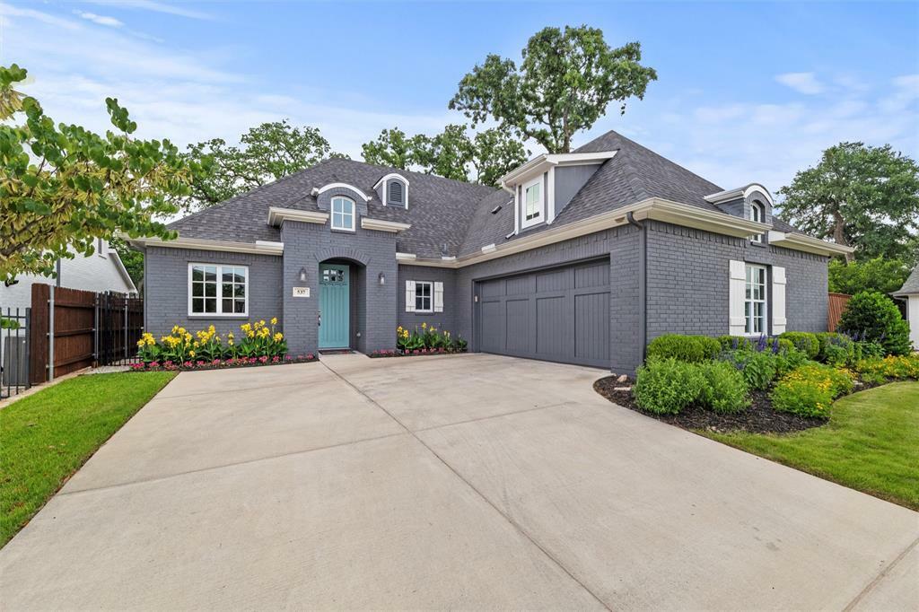 Property Photo: 537 Sheer Bliss Lane TX 76114