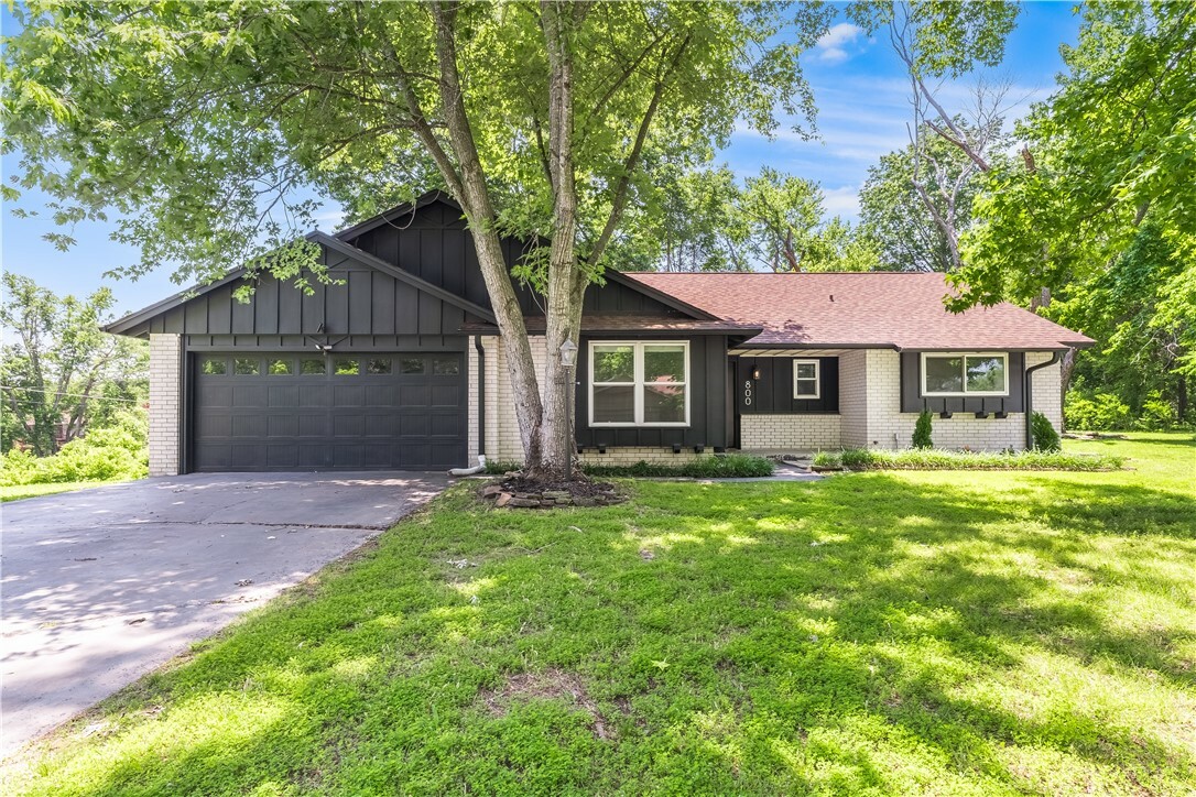 Property Photo: 800 Summit Drive AR 72756