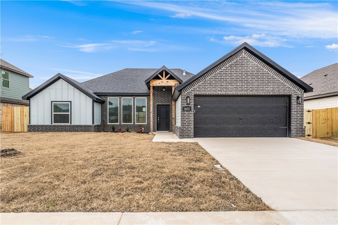 Property Photo: 1004 Marquis Avenue AR 72745