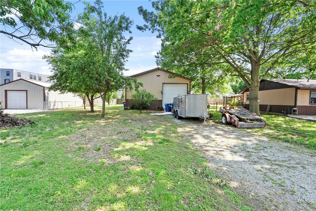 Property Photo: 306 Henry Street AR 72712