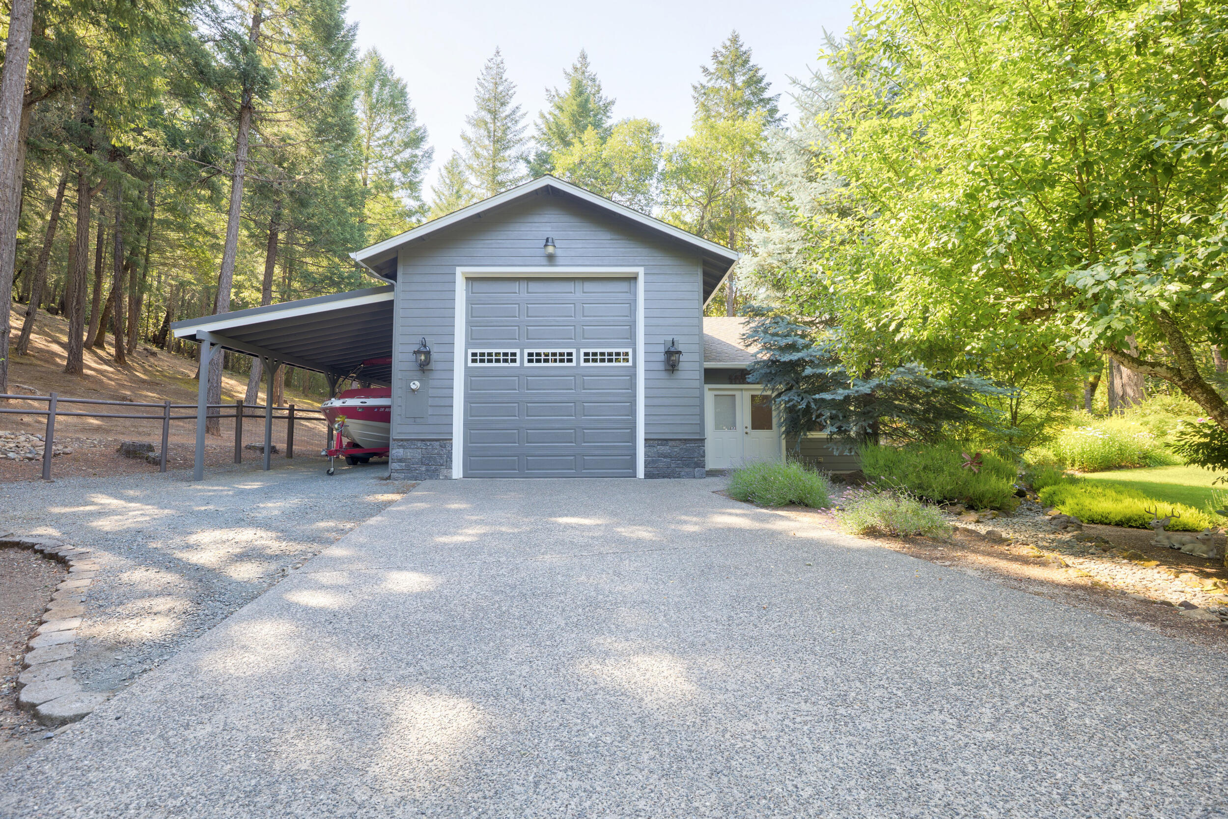 Property Photo: 243 Daleo Drive OR 97527