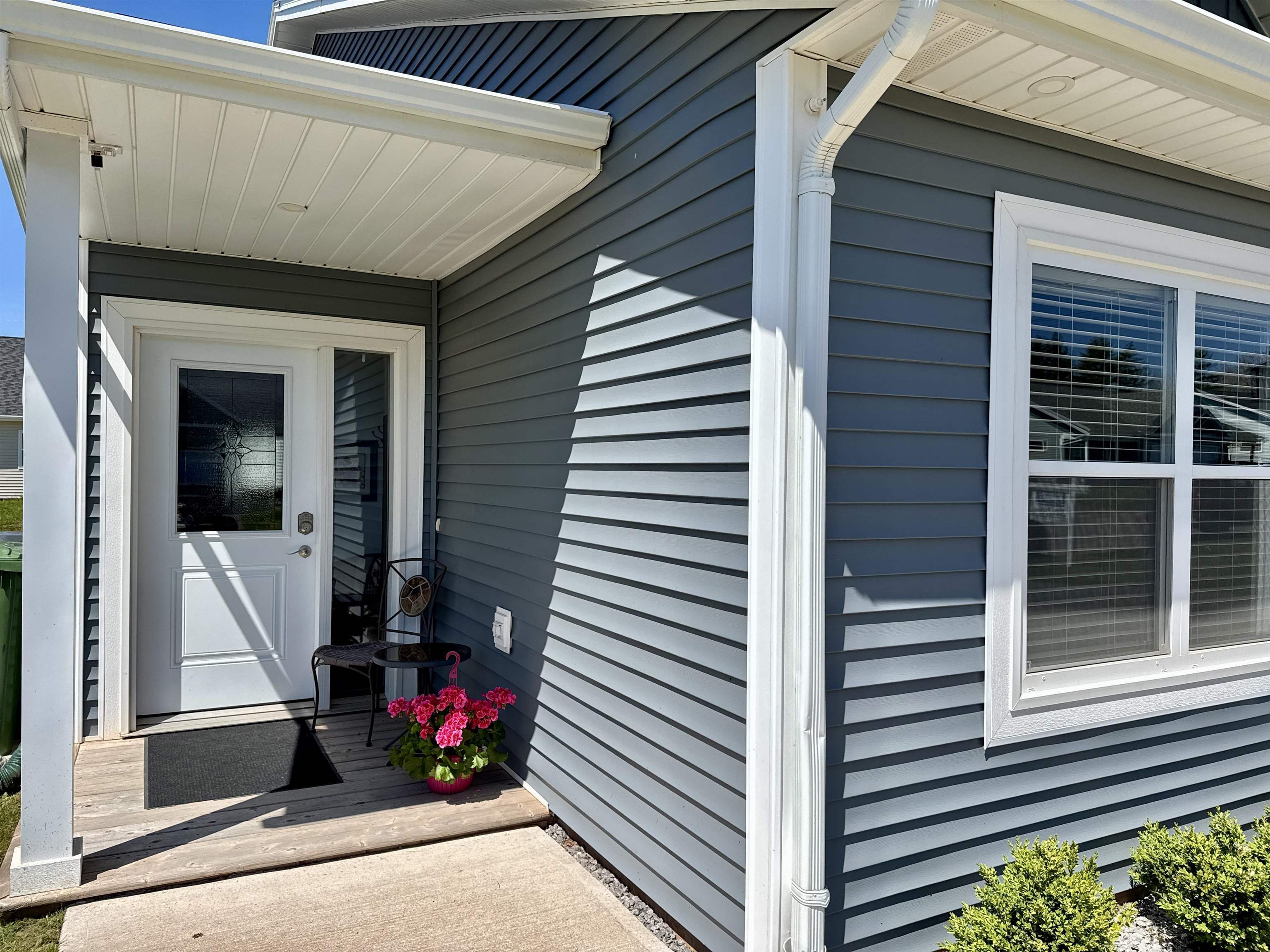 Property Photo:  24 Essex Crescent  PE C1E 3P9 