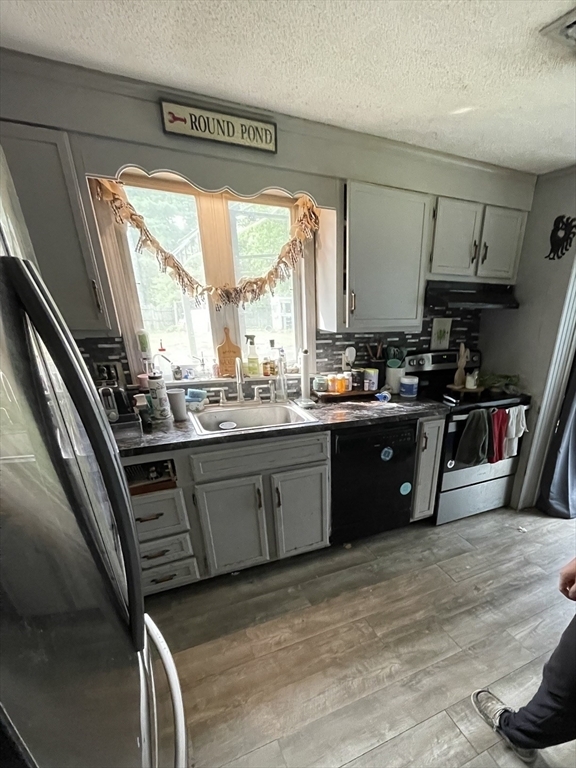 Property Photo: 912 Plymouth St MA 02346