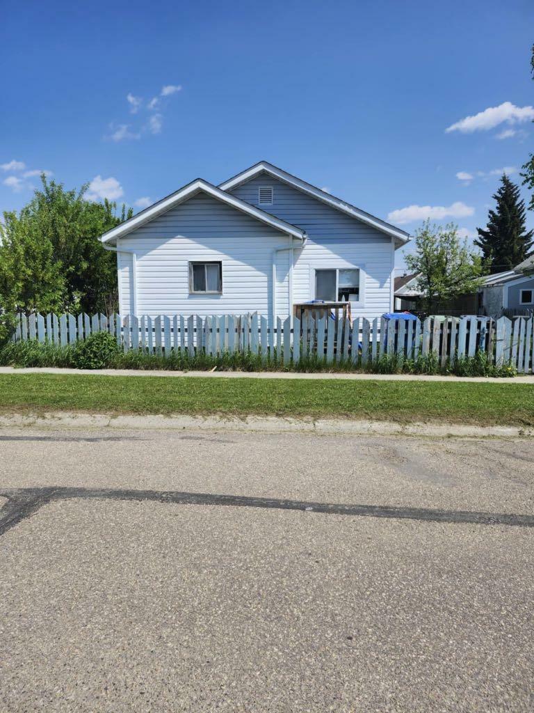 4515 47 Street  Rocky Mountain House AB T4T 1C7 photo
