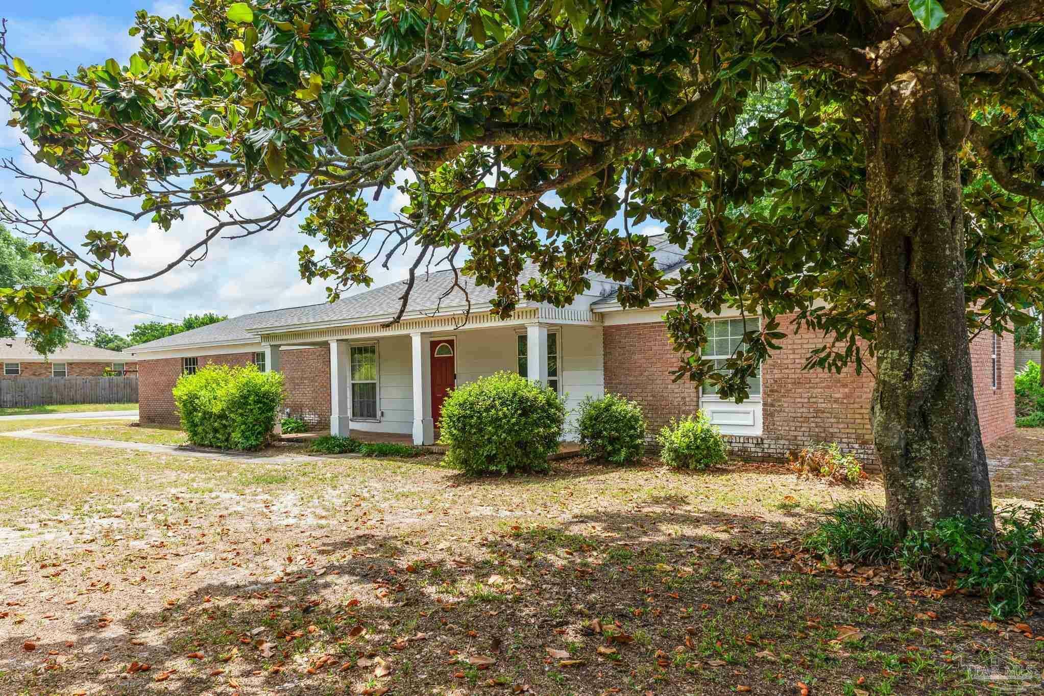 Property Photo: 11313 Gulf Beach Hwy FL 32507