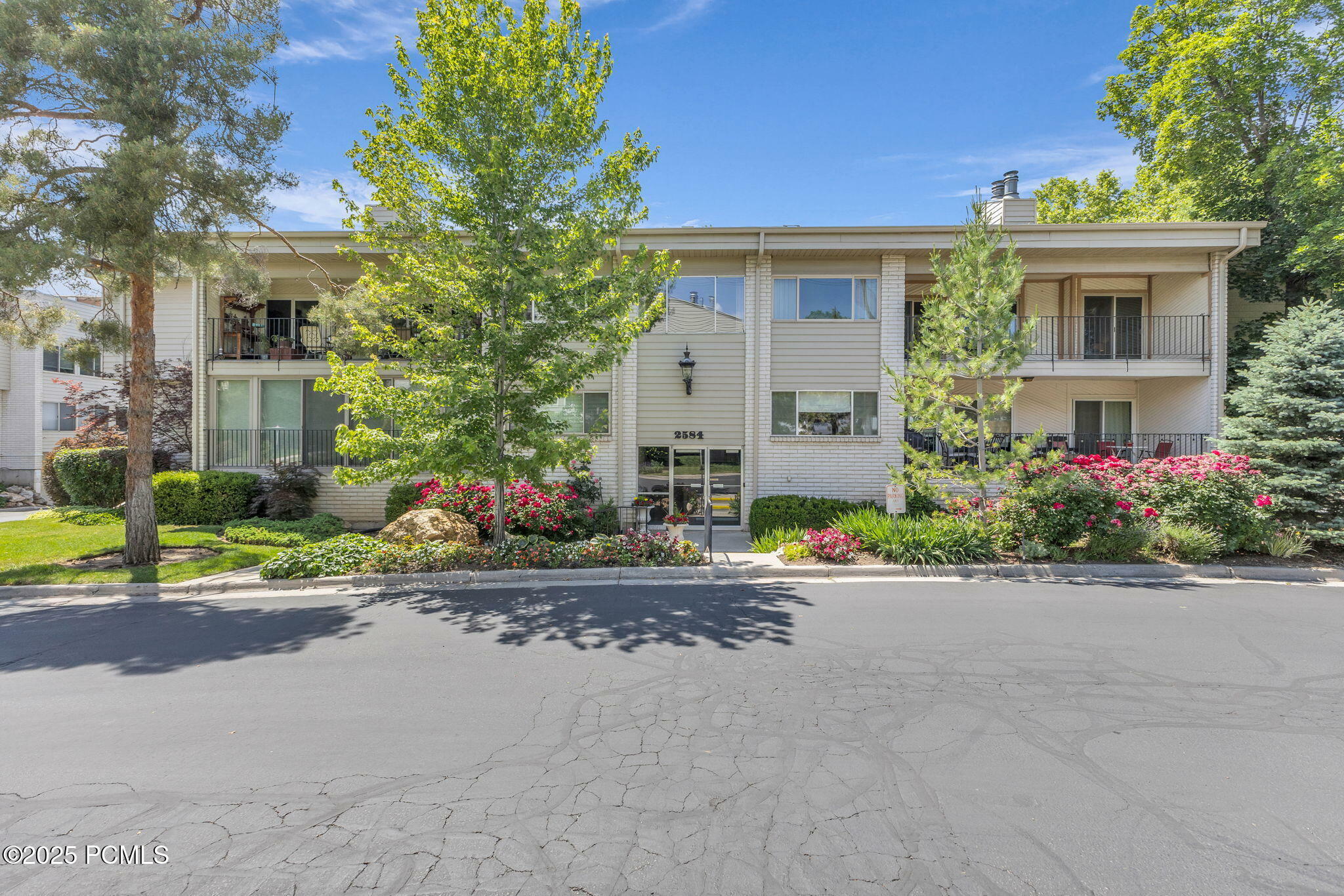 Property Photo: 2584 S Elizabeth Street Apt 5 UT 84106