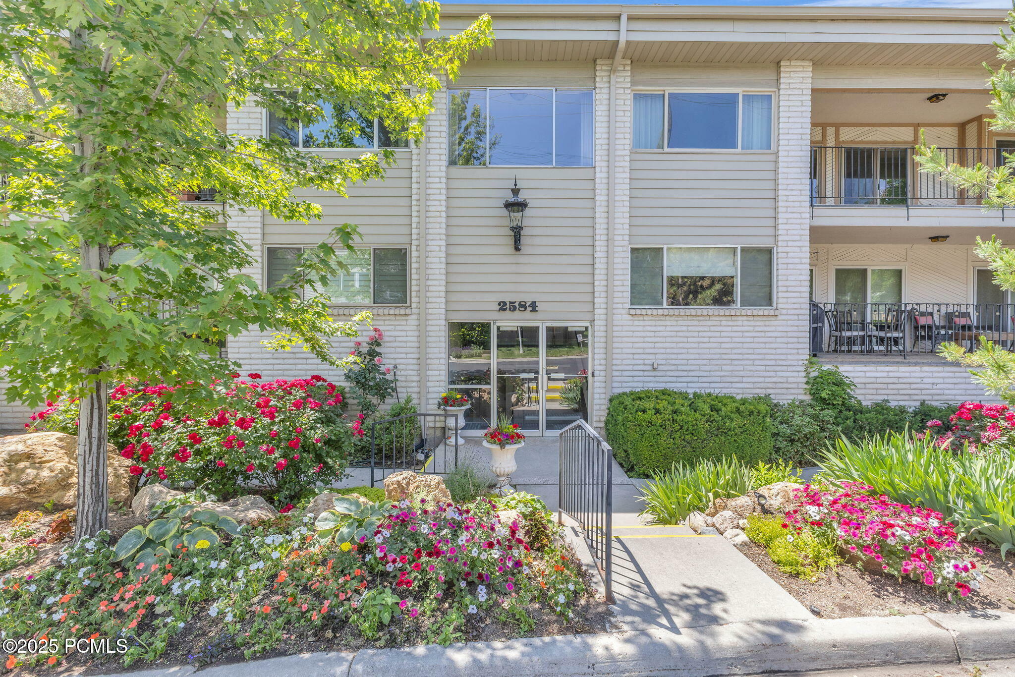 Property Photo: 2584 S Elizabeth Street Apt 5 UT 84106