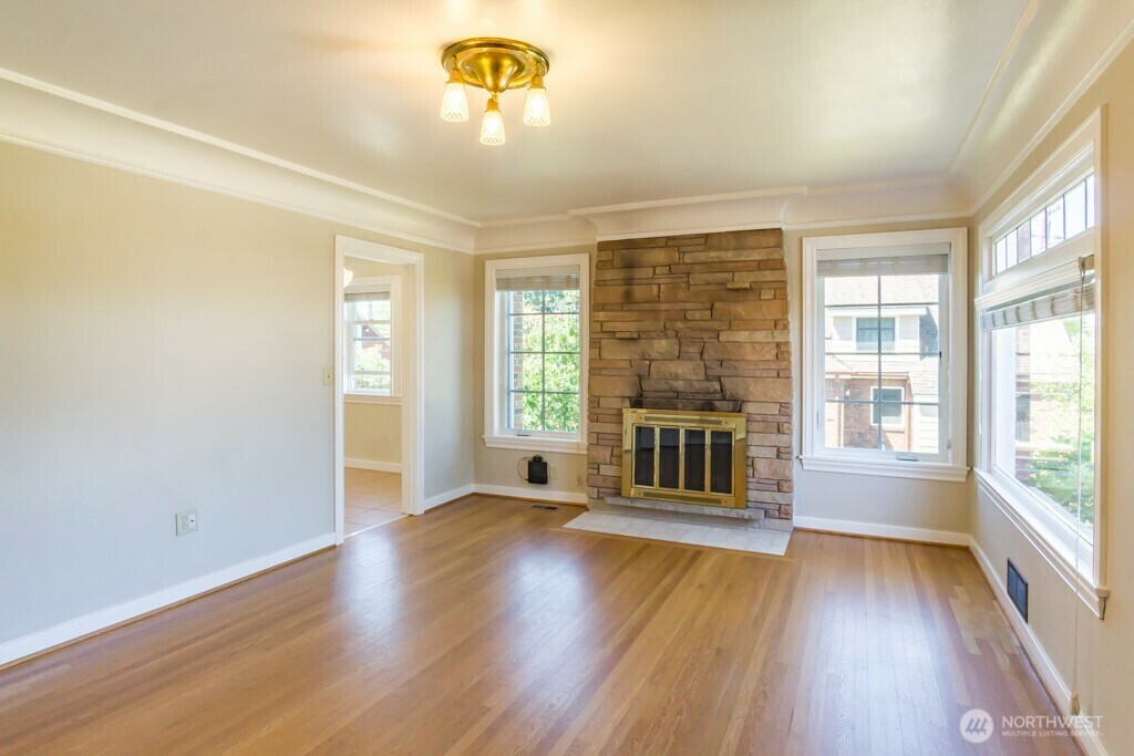 Property Photo: 507 NE 91st Street WA 98115