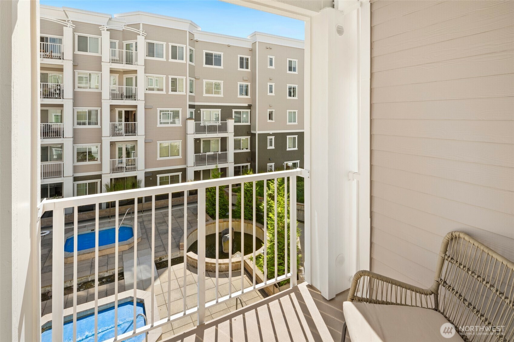 Property Photo: 1545 NW 57th Street 423 WA 98107
