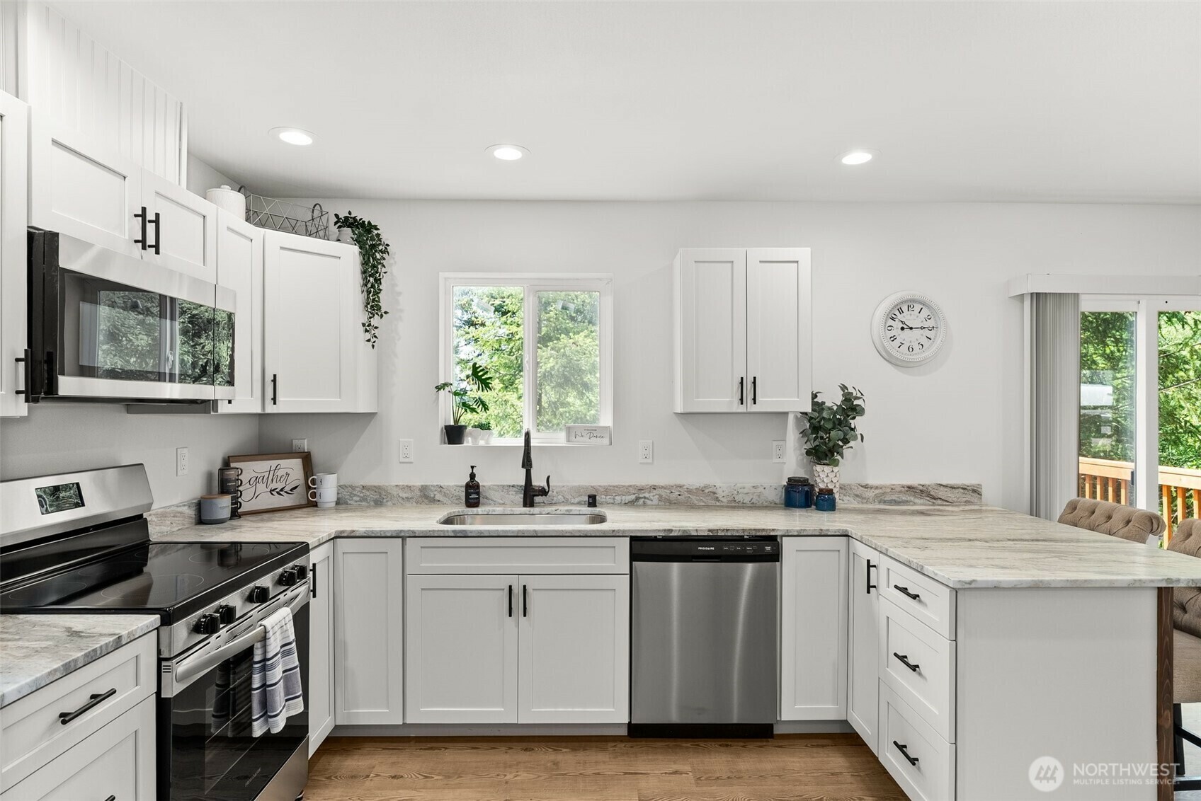 Property Photo: 117 Sundown Court WA 98532