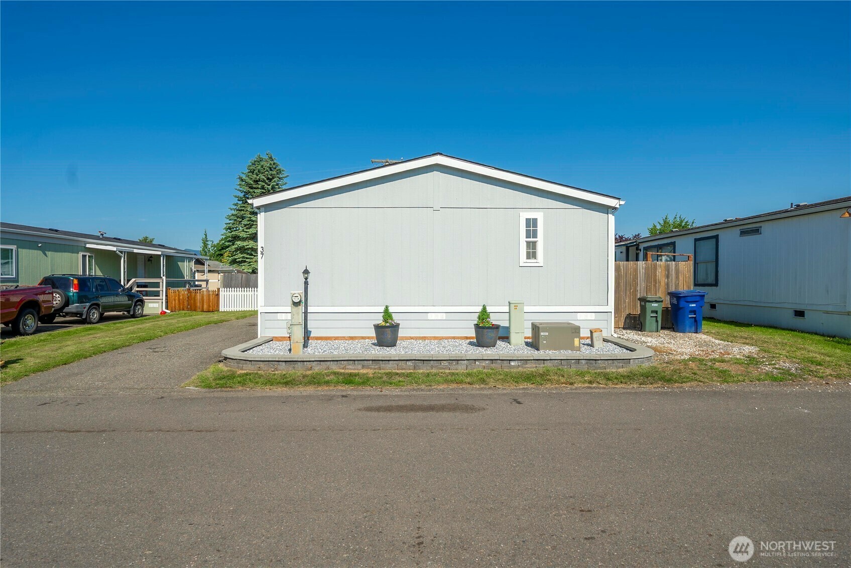 Property Photo: 300 Park Ave 37 WA 98321