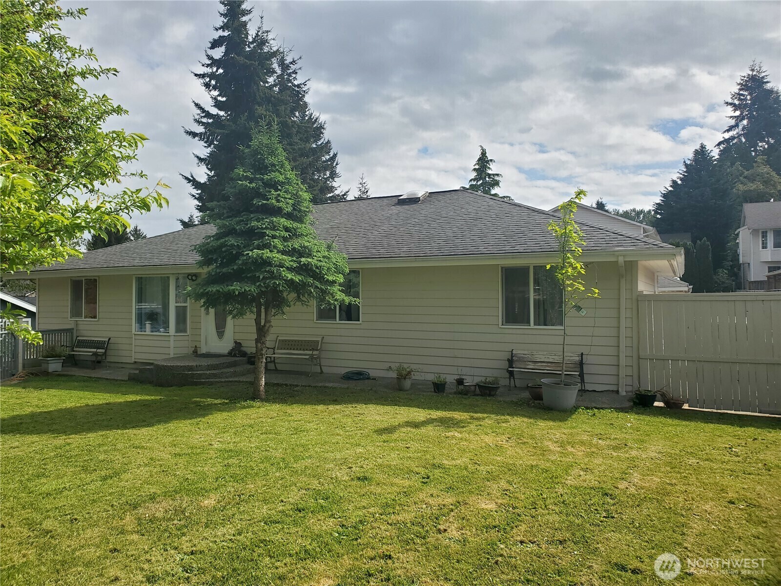 Property Photo:  16 E Intercity Avenue  WA 98208 
