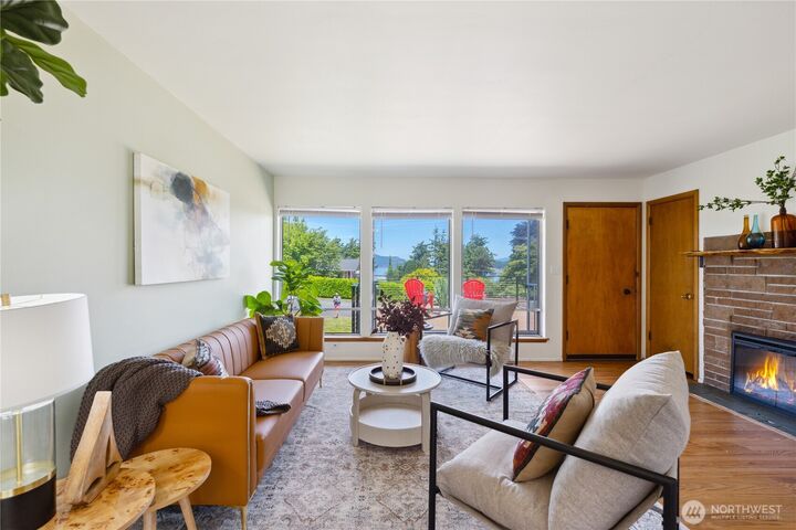 Property Photo:  3309 W 2nd Street  WA 98221 