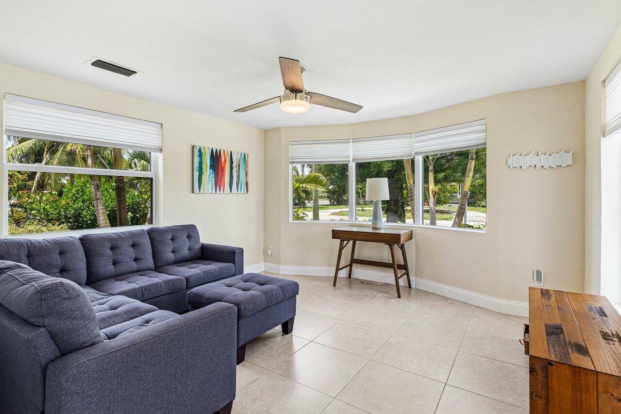 Property Photo:  123 NW 6th Avenue  FL 33444 