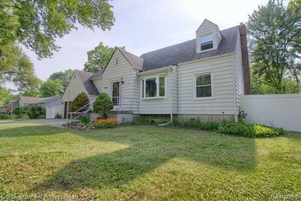 Property Photo: 25811 Briarbank Avenue MI 48033