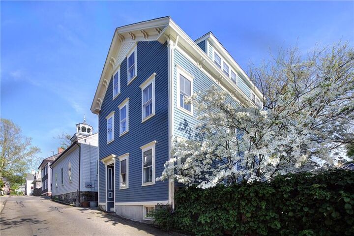 75 Mary Street  Newport RI 02840 photo